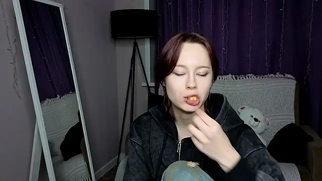 Snapshot of Annie_Way chatting on 02/27/26, 02:28 Annie Way online show from 02/27/26, 02:28