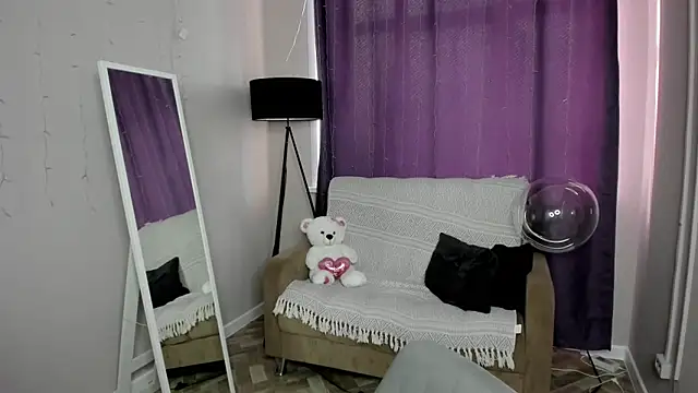 Snapshot of Annie_Way chatting on 03/16/26, 05:44 Annie Way online show from 03/16/26, 05:44