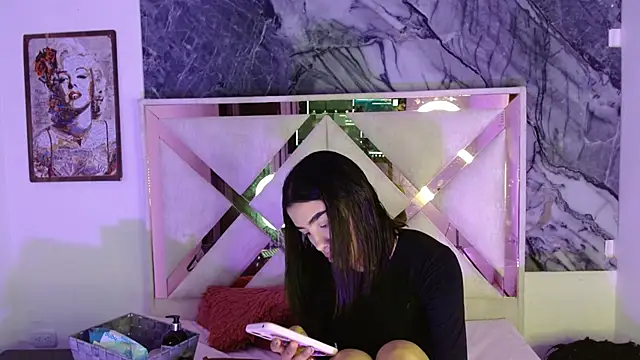 Snapshot of tael_novacs chatting on 12/16/25, 04:06 tael novacs online show from 12/16/25, 04:06
