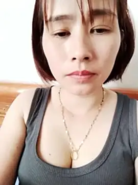 Swan-white123 online show from 12/18/25, 06:30