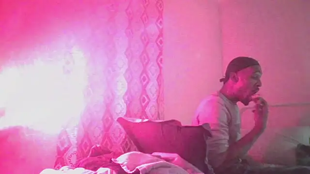 Snapshot of thatsmynega chatting on 11/11/25, 04:23 thatsmynega online show from 11/11/25, 04:23