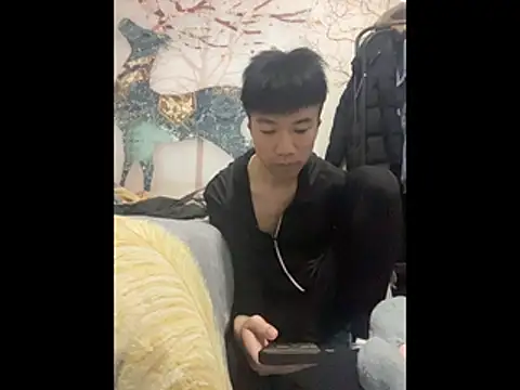 Snapshot of Theo615 chatting on 11/21/25, 12:15 Theo615 online show from 11/21/25, 12:15