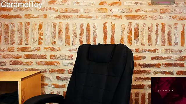 Snapshot of CaramelToy chatting on 01/18/26, 09:29 CaramelToy online show from 01/18/26, 09:29