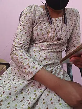 Iamyourdarling online show from 12/18/25, 05:46