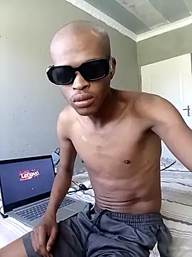 Snapshot of Ldik chatting on 11/19/25, 06:24 Ldik online show from 11/19/25, 06:24