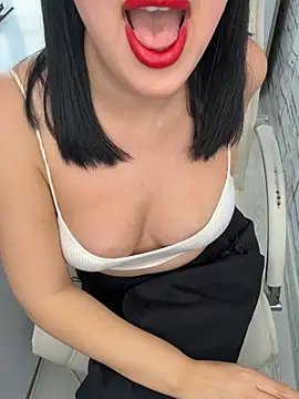 Snapshot of esmerbebek777 chatting on 01/17/26, 01:27 esmerbebek777 online show from 01/17/26, 01:27