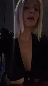 HOTLadyluna online show from 05/25/26, 08:59