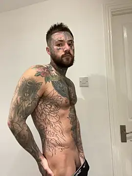 Snapshot of magicmichaell chatting on 11/24/25, 01:00 magicmichaell online show from 11/24/25, 01:00