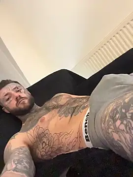 Snapshot of magicmichaell chatting on 03/18/26, 09:56 magicmichaell online show from 03/18/26, 09:56