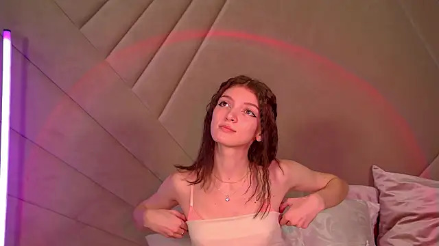 Snapshot of SophiaProve chatting on 11/27/25, 05:04 SophiaProve online show from 11/27/25, 05:04