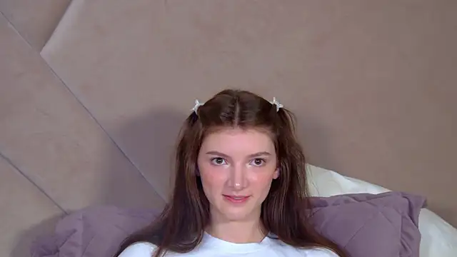 Snapshot of SophiaProve chatting on 07/13/26, 04:32 SophiaProve online show from 07/13/26, 04:32