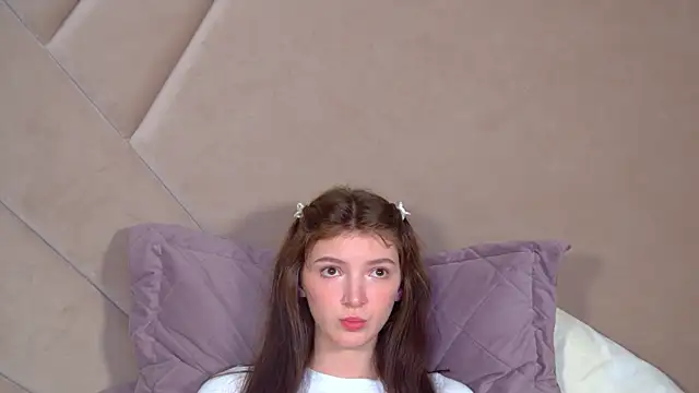 Snapshot of SophiaProve chatting on 07/14/26, 02:05 SophiaProve online show from 07/14/26, 02:05