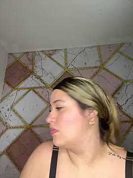 Amira Malia online show from 05/02/26, 03:17