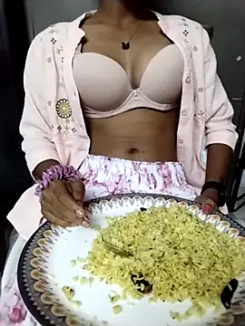 Snapshot of Rani__telugu chatting on 11/17/25, 04:46 Rani telugu online show from 11/17/25, 04:46