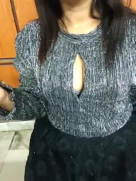 Snapshot of Rani__telugu chatting on 12/03/25, 06:21 Rani telugu online show from 12/03/25, 06:21