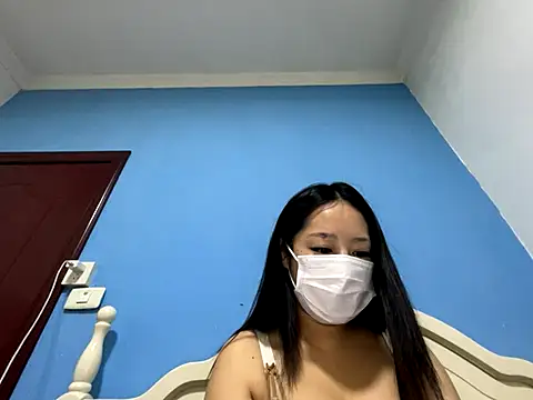 Snapshot of Lily-888 chatting on 11/12/25, 12:27 Lily-888 online show from 11/12/25, 12:27