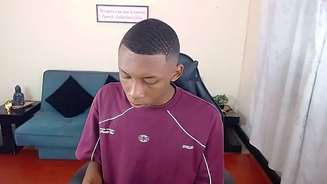 Snapshot of Miilo18 chatting on 12/02/25, 09:21 Miilo18 online show from 12/02/25, 09:21