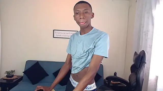 Snapshot of Miilo18 chatting on 12/15/25, 08:57 Miilo18 online show from 12/15/25, 08:57