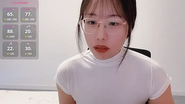 Snapshot of suisui322 chatting on 12/15/25, 06:06 suisui322 online show from 12/15/25, 06:06