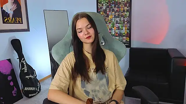 Snapshot of sia_moonshine chatting on 11/11/25, 10:59 sia moonshine online show from 11/11/25, 10:59