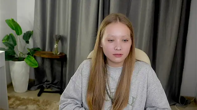 Snapshot of AdalineSheetz chatting on 11/11/25, 01:55 AdalineSheetz online show from 11/11/25, 01:55