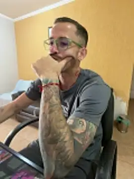 Snapshot of Lucasjandre chatting on 05/17/26, 11:06 Lucasjandre online show from 05/17/26, 11:06