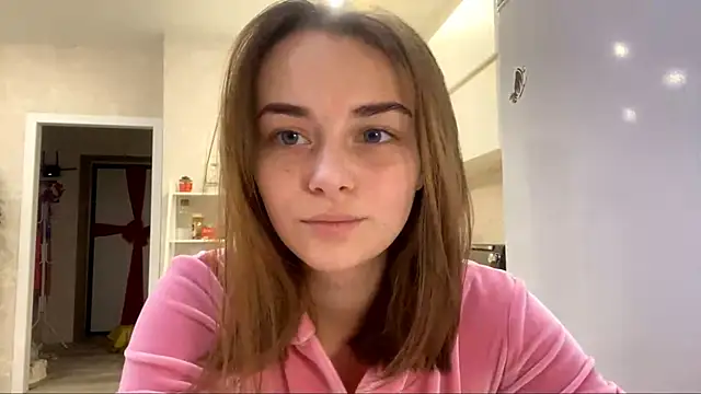 Snapshot of GeralynChiszar chatting on 12/16/25, 06:40 GeralynChiszar online show from 12/16/25, 06:40