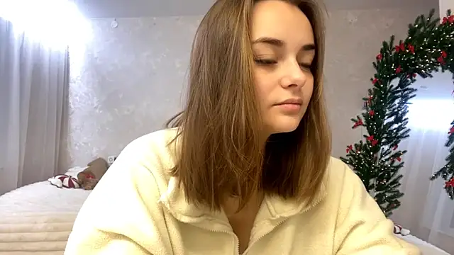 Snapshot of GeralynChiszar chatting on 12/22/25, 05:15 GeralynChiszar online show from 12/22/25, 05:15