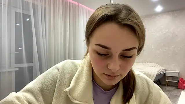 Snapshot of GeralynChiszar chatting on 03/06/26, 07:10 GeralynChiszar online show from 03/06/26, 07:10