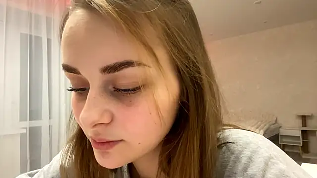 Snapshot of GeralynChiszar chatting on 03/12/26, 08:04 GeralynChiszar online show from 03/12/26, 08:04