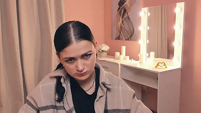 Snapshot of ShanelLevoy chatting on 11/14/25, 08:13 ShanelLevoy online show from 11/14/25, 08:13