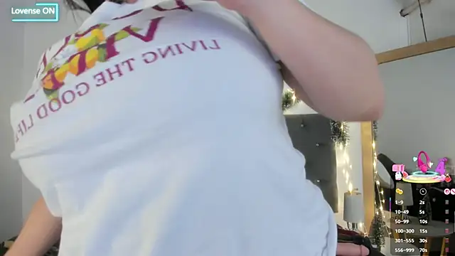 Snapshot of Sara_puertaa_ chatting on 12/03/25, 05:11 Sara puertaa online show from 12/03/25, 05:11