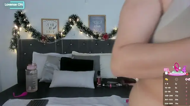 Snapshot of Sara_puertaa_ chatting on 12/04/25, 07:33 Sara puertaa online show from 12/04/25, 07:33