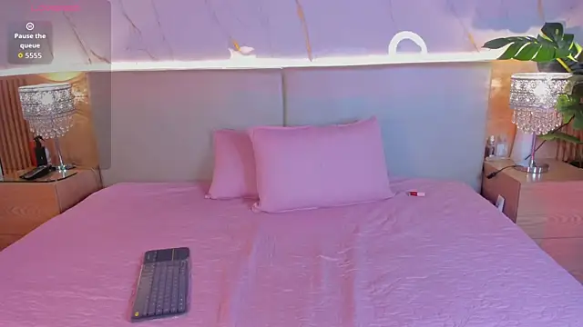 april grey11 online show from 11/20/25, 07:46