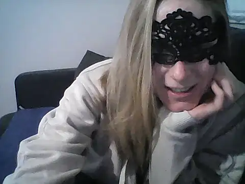 Snapshot of MelleEloa chatting on 11/26/25, 10:11 MelleEloa online show from 11/26/25, 10:11