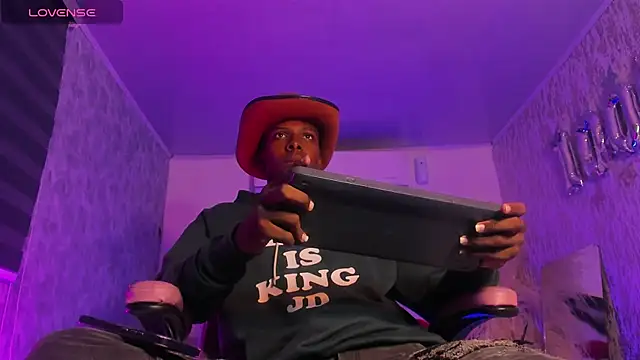 Snapshot of mike_aly chatting on 11/16/25, 12:55 mike aly online show from 11/16/25, 12:55