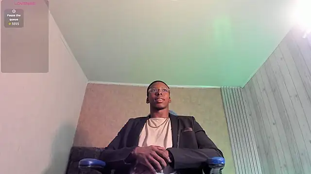 Snapshot of mike_aly chatting on 11/23/25, 12:49 mike aly online show from 11/23/25, 12:49