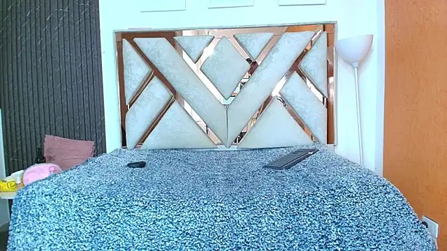 Antonella And Thiago online show from 11/29/25, 12:08