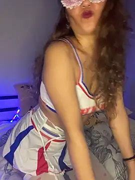 Snapshot of _Nora_ chatting on 02/07/26, 11:08 Nora online show from 02/07/26, 11:08