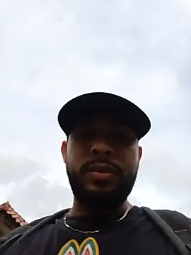 Snapshot of MAX_Jhonnson chatting on 11/14/25, 10:18 MAX Jhonnson online show from 11/14/25, 10:18