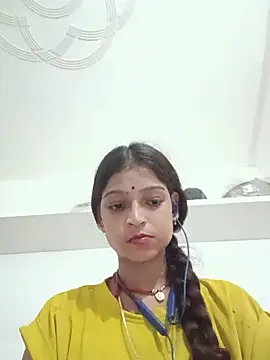 Mohnicute online show from 07/07/26, 05:17