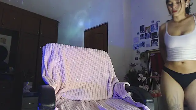 Snapshot of Mia_Tylorr chatting on 11/13/25, 09:47 Mia Tylorr online show from 11/13/25, 09:47