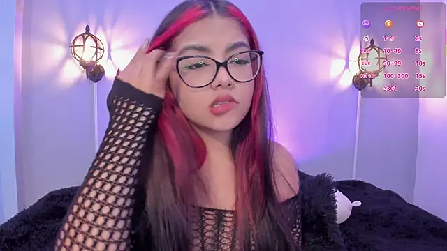 Snapshot of Stephany-roses- chatting on 12/16/25, 12:48 Stephany-roses- online show from 12/16/25, 12:48