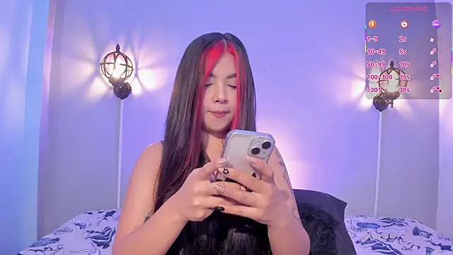 Snapshot of Stephany-roses- chatting on 01/13/26, 09:20 Stephany-roses- online show from 01/13/26, 09:20