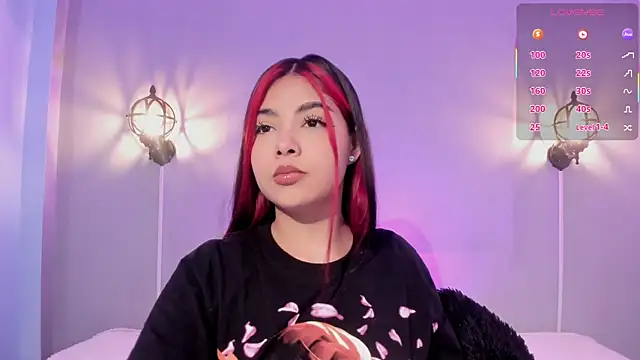 Snapshot of Stephany-roses- chatting on 03/03/26, 01:23 Stephany-roses- online show from 03/03/26, 01:23