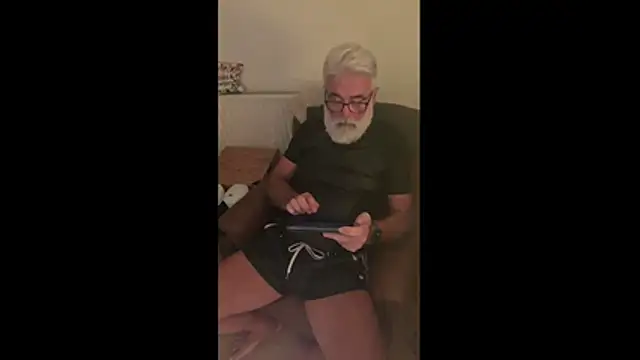 Snapshot of LeatherSdaddy chatting on 12/01/25, 07:08 LeatherSdaddy online show from 12/01/25, 07:08