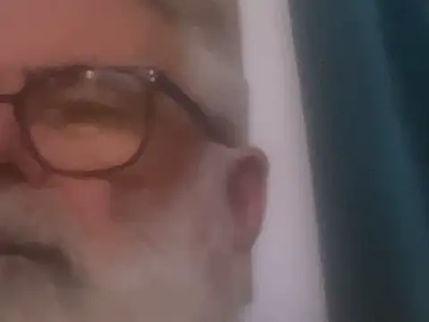 Snapshot of LeatherSdaddy chatting on 12/04/25, 06:38 LeatherSdaddy online show from 12/04/25, 06:38