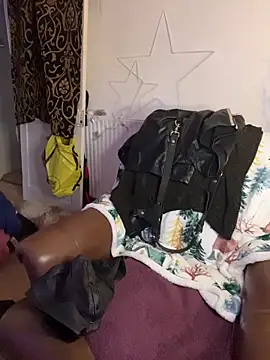 Snapshot of LeatherSdaddy chatting on 12/20/25, 03:41 LeatherSdaddy online show from 12/20/25, 03:41