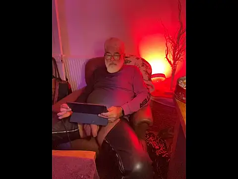 Snapshot of LeatherSdaddy chatting on 01/06/26, 05:49 LeatherSdaddy online show from 01/06/26, 05:49