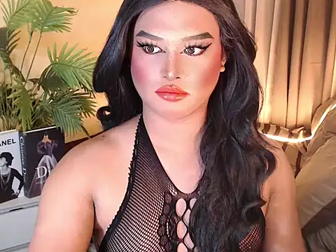 Snapshot of UrGoddess_Sofia chatting on 12/03/25, 05:00 UrGoddess Sofia online show from 12/03/25, 05:00